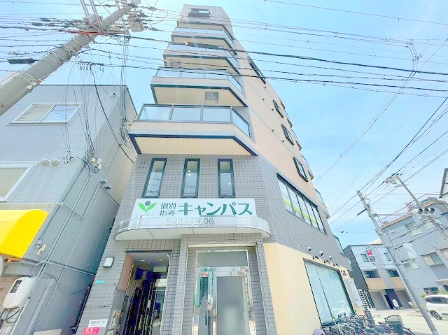 オオトリビルの外観