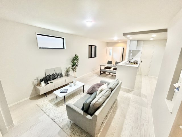 浜寺船尾町西4丁　A号棟の居間・リビング