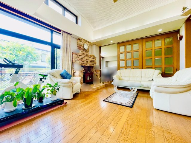 名東区上社五丁目戸建の居間・リビング|リビング