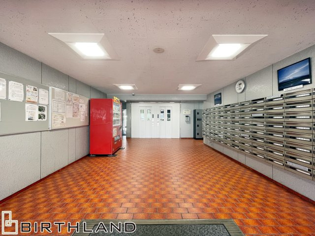 中古マンション　郡山ハイツのその他共用部分|管理人がいるので、いつも綺麗に清掃されており清潔感のあるエントランス。