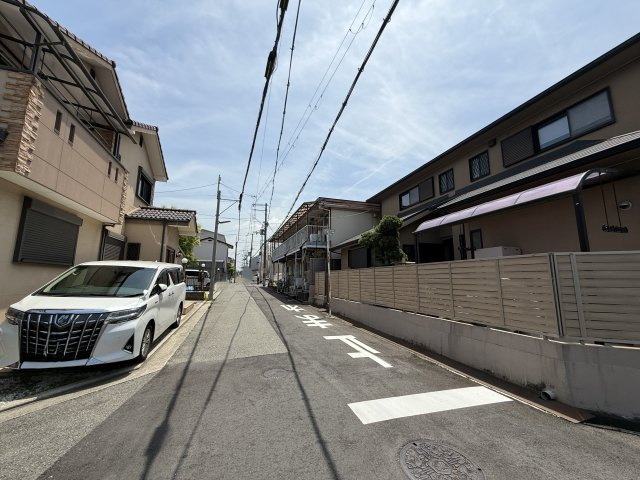 堺市西区鳳北町　第4期　新築一戸建ての前面道路含む現地写真