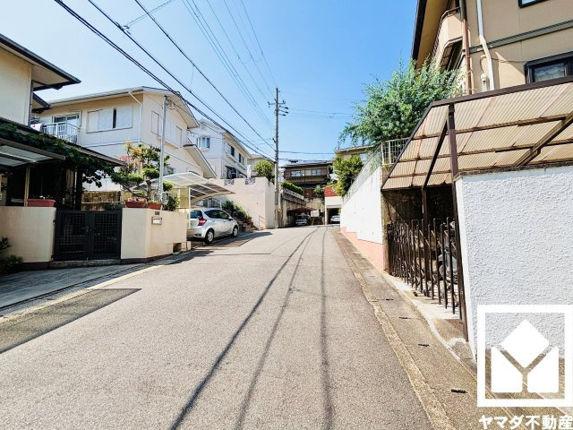 宇治市広野町小根尾の前面道路含む現地写真
