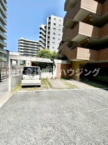 ふじマンションの駐車場