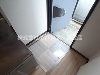 【玄関】 | ホーリーハイツ | きれいな玄関です