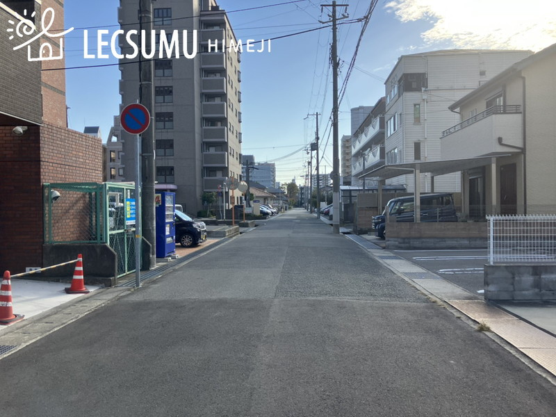 姫路市安田１丁目／新築戸建の前面道路含む現地写真