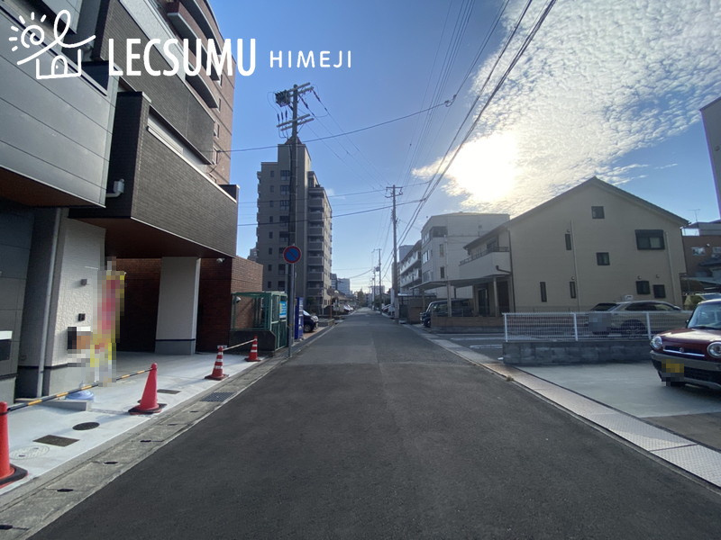 姫路市安田１丁目／新築戸建の前面道路含む現地写真