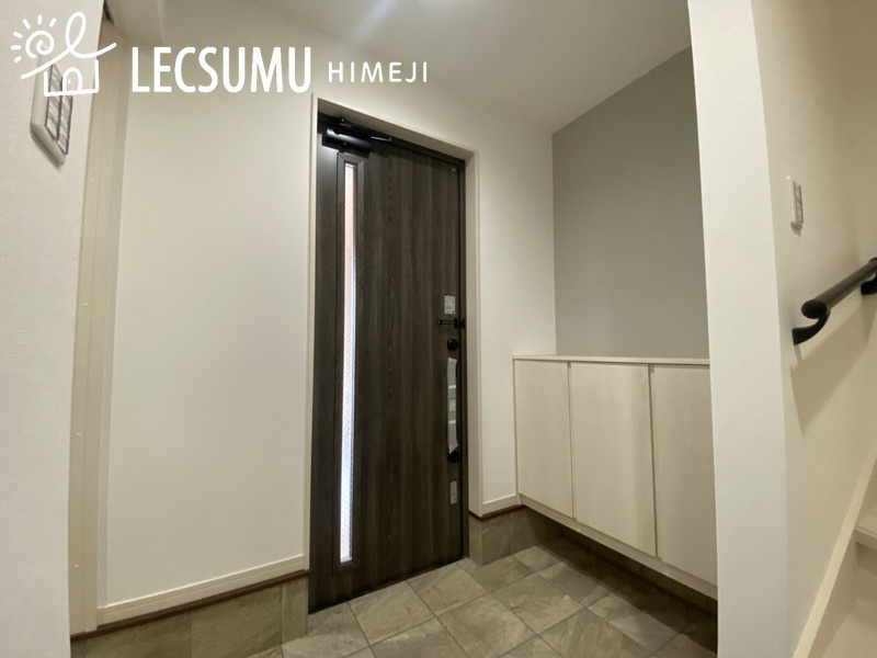 姫路市安田１丁目／新築戸建の玄関