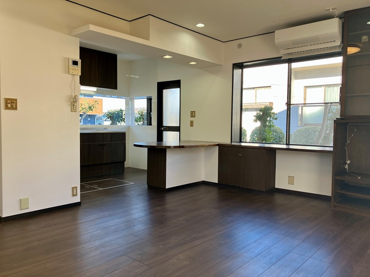 平尾戸建の居間・リビング