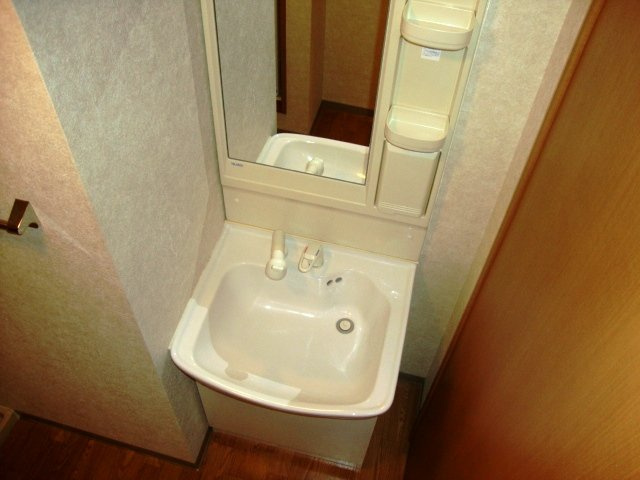 クローバービルの洗面所|洗髪洗面化粧台