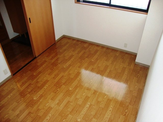 クローバービルの内装|洋室（西側）