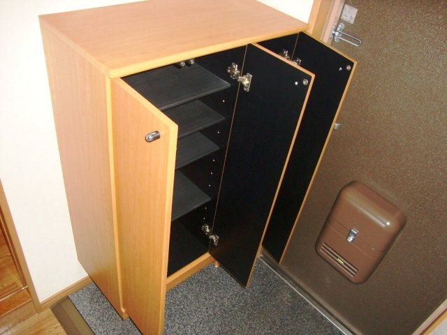 クローバービルの収納|下駄箱