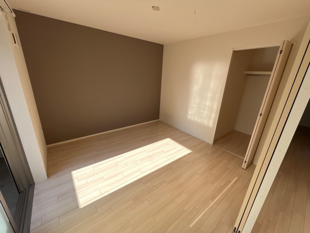 ユニヴァリィ　サクセスの寝室|クローゼット付の洋室です☆