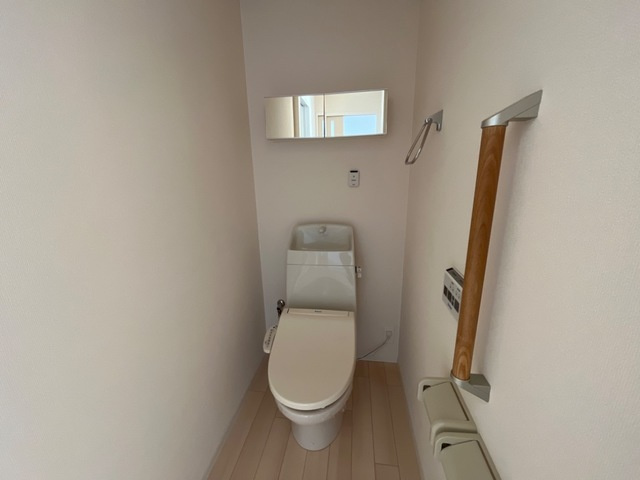 ユニヴァリィ　サクセスのトイレ|嬉しい温水洗浄便座付き♪