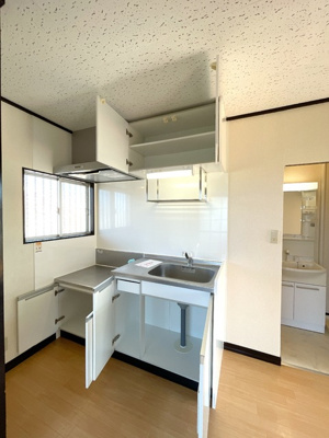 敷地内駐車場（有料・要空き確認）