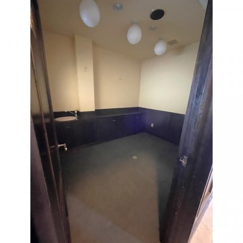 加納城南通3-8店舗の内装