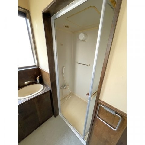 加納城南通3-8店舗の内装