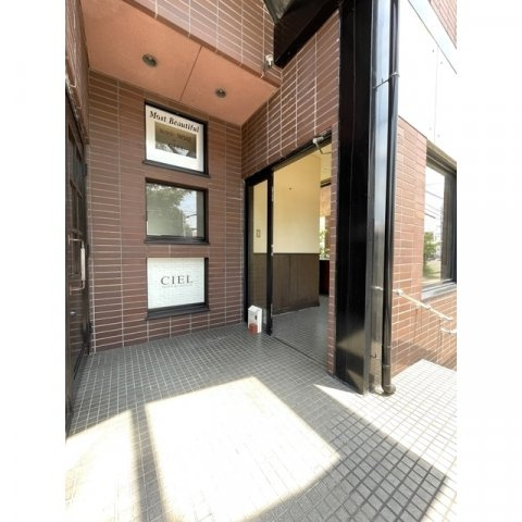 加納城南通3-8店舗の内装