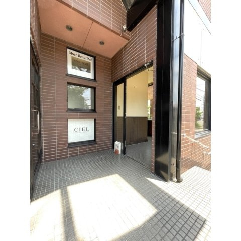 加納城南通3-8店舗の内装