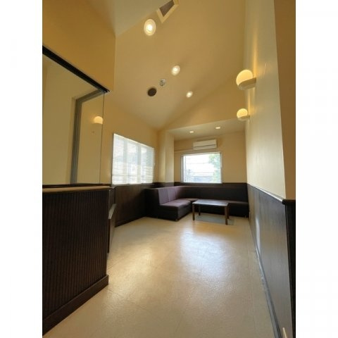 加納城南通3-8店舗の内装