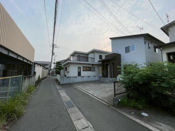 和歌山市有本　中古戸建の前面道路含む現地写真