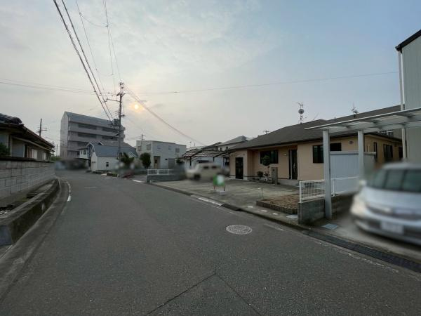 和歌山市秋月　中古戸建の前面道路含む現地写真