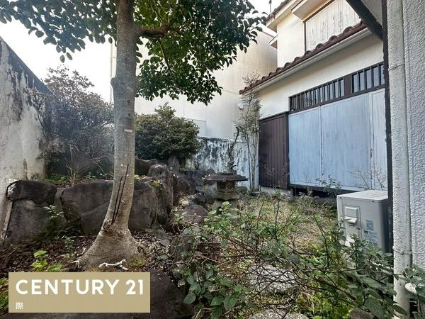 和歌山市和歌浦東2丁目　中古戸建の庭