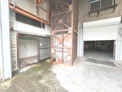 貝塚市三ケ山　貸倉庫の内装