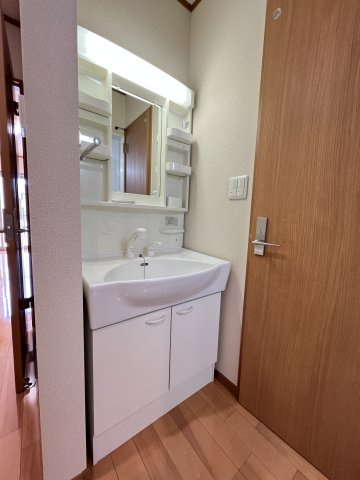 ラ・ルーチェの独立洗面台|洗髪洗面化粧台