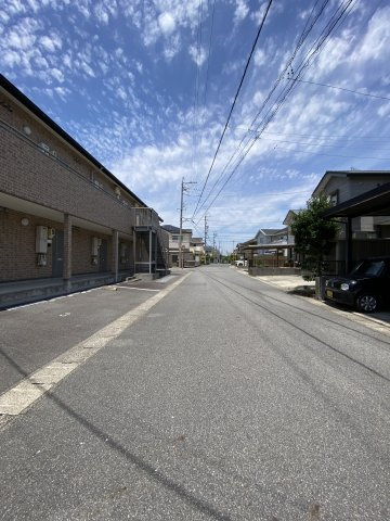 ラ・ルーチェの周辺