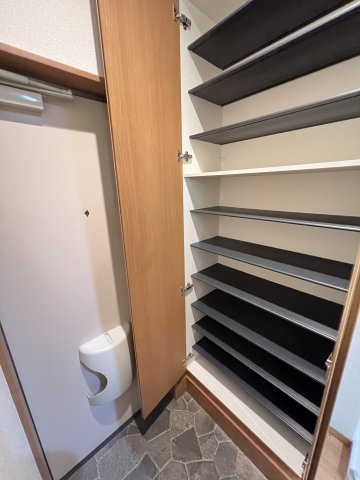 ラ・ルーチェの収納|容量たっぷりシューズボックス