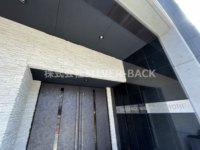 S-RESIDENCE西長堀のエントランス