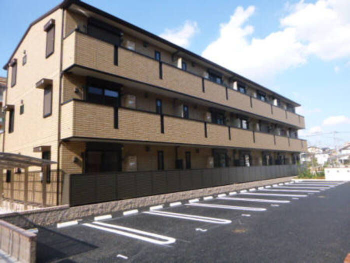 ロイヤルティアラ　Ⅴ・Ⅵ　Ⅵの外観