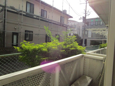 【バルコニー】 | クライネ・シャイデック | 暖かな日差しのふりそそぐバルコニー