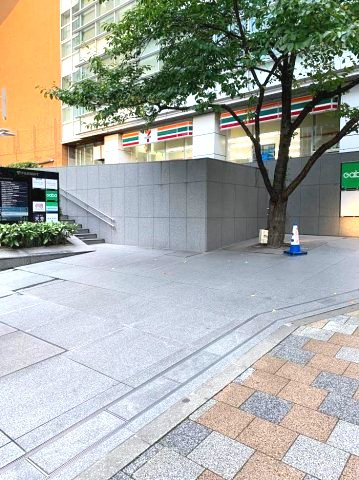 ヤマリビルの周辺