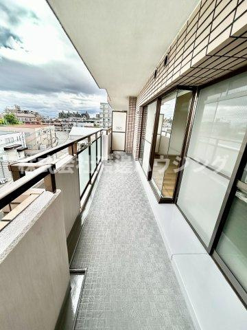 メドウラークのバルコニー