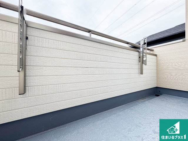 大阪狭山市大野台　新築一戸建てのバルコニー|日当たりのよいバルコニー！お部屋が開放的に！