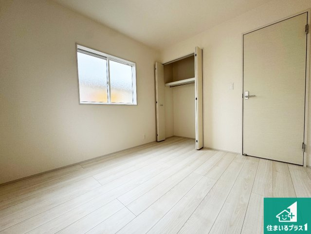 大阪狭山市大野台　新築一戸建ての洋室|収納スペースが充実しているので子供の成長に合わせてたくさん収納ができます！家族構成に合わせた様々な活用ができる収納！
