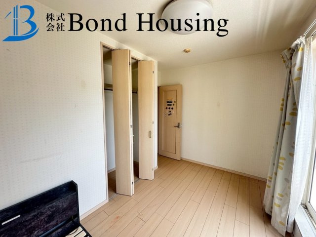 お車3台可能・角地で陽当り良好　藤江　中古戸建　築17年の玄関