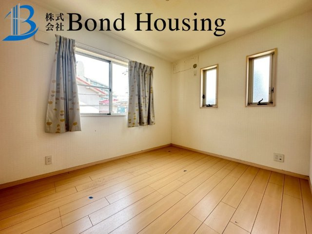 お車3台可能・角地で陽当り良好　藤江　中古戸建　築17年の洋室