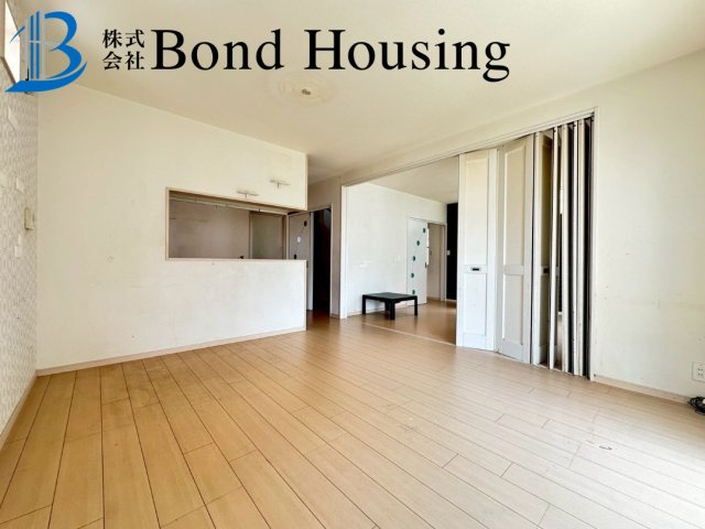 お車3台可能・角地で陽当り良好　藤江　中古戸建　築17年の居間・リビング