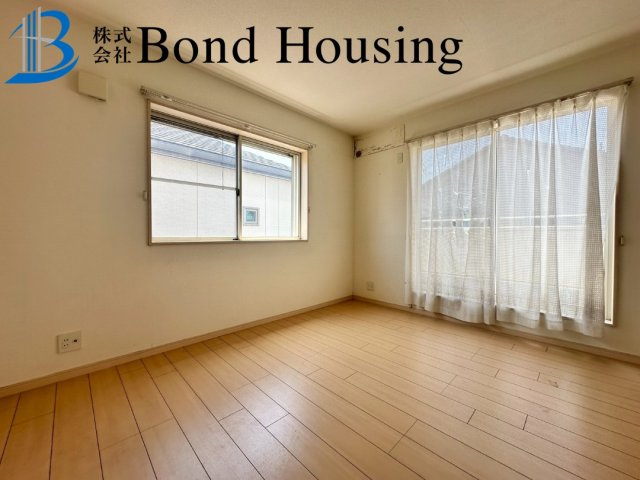 お車3台可能・角地で陽当り良好　藤江　中古戸建　築17年の洋室