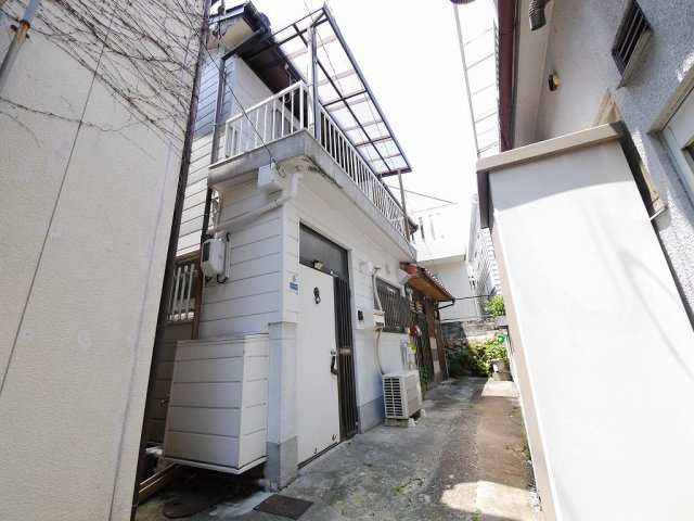 月見山町2丁目貸家の外観