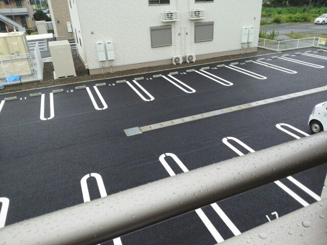 サンヴェール茂原Cの駐車場