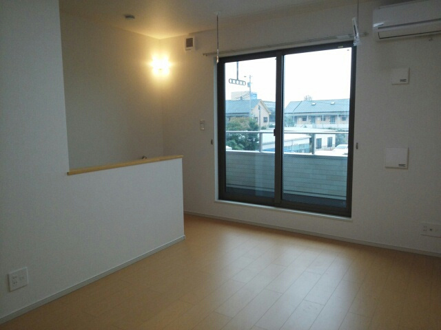 サンヴェール茂原Cの居間・リビング