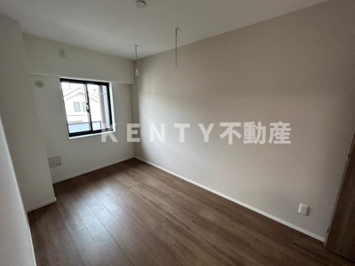 【洋室】 | アーバンパーク蒲田南Ⅰ | 個人の部屋や寝室として使える洋室です