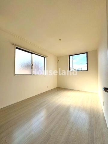 ヴィラージュ梶取の洋室