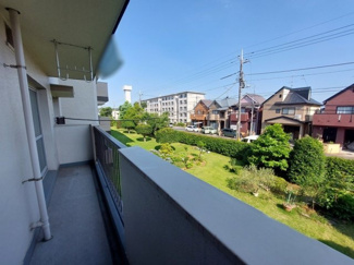 【バルコニー】 | 高塚団地2街区1号棟 2F | バルコニー側はきれいに整備された庭園です