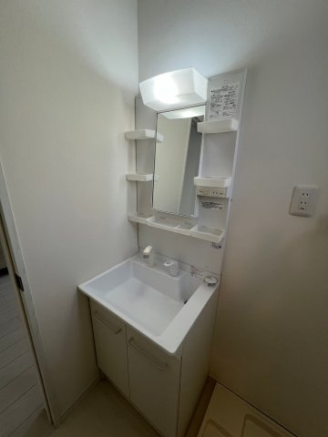 グループメゾン須磨東町の洗面所