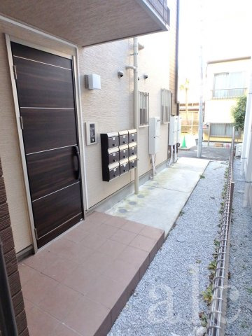 ブエナメゾン中野のエントランス|ブエナメゾン中野外観　お洒落な外観のデザイナーズ物件です。