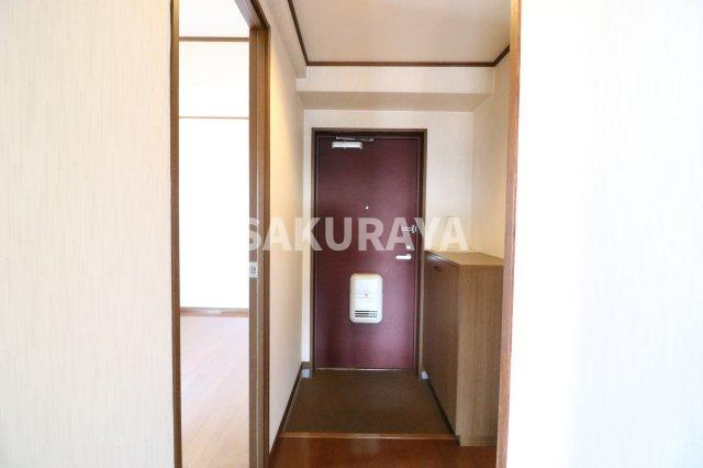 グランドパレスの玄関|現況と異なる場合がございます。